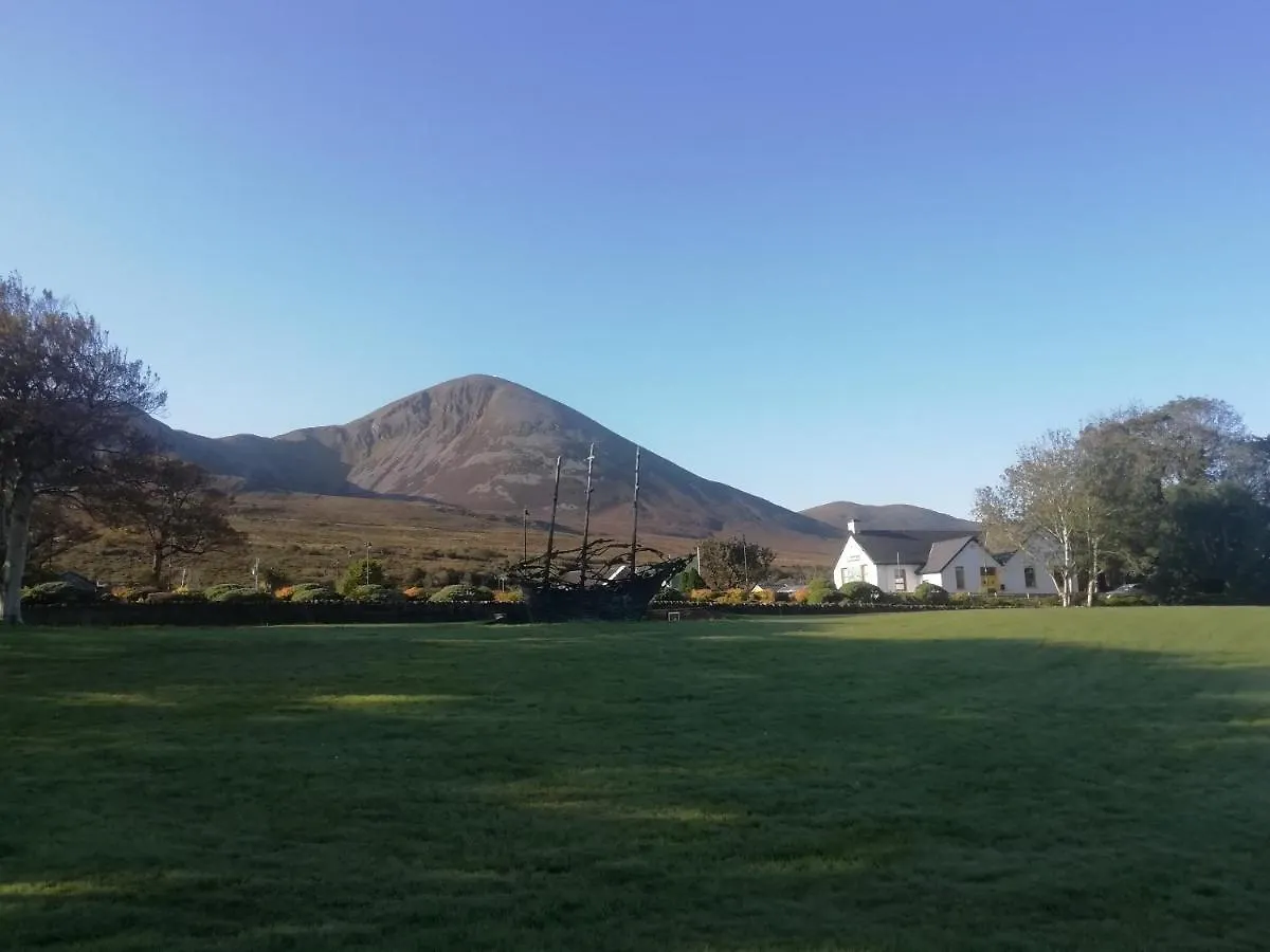 Pier Road Cottage, Croagh Patrick Westport 0*,